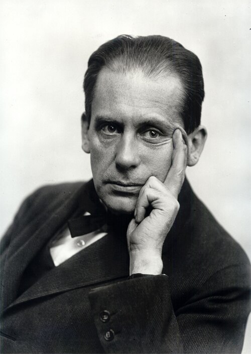 Porträt von Walter Gropius
